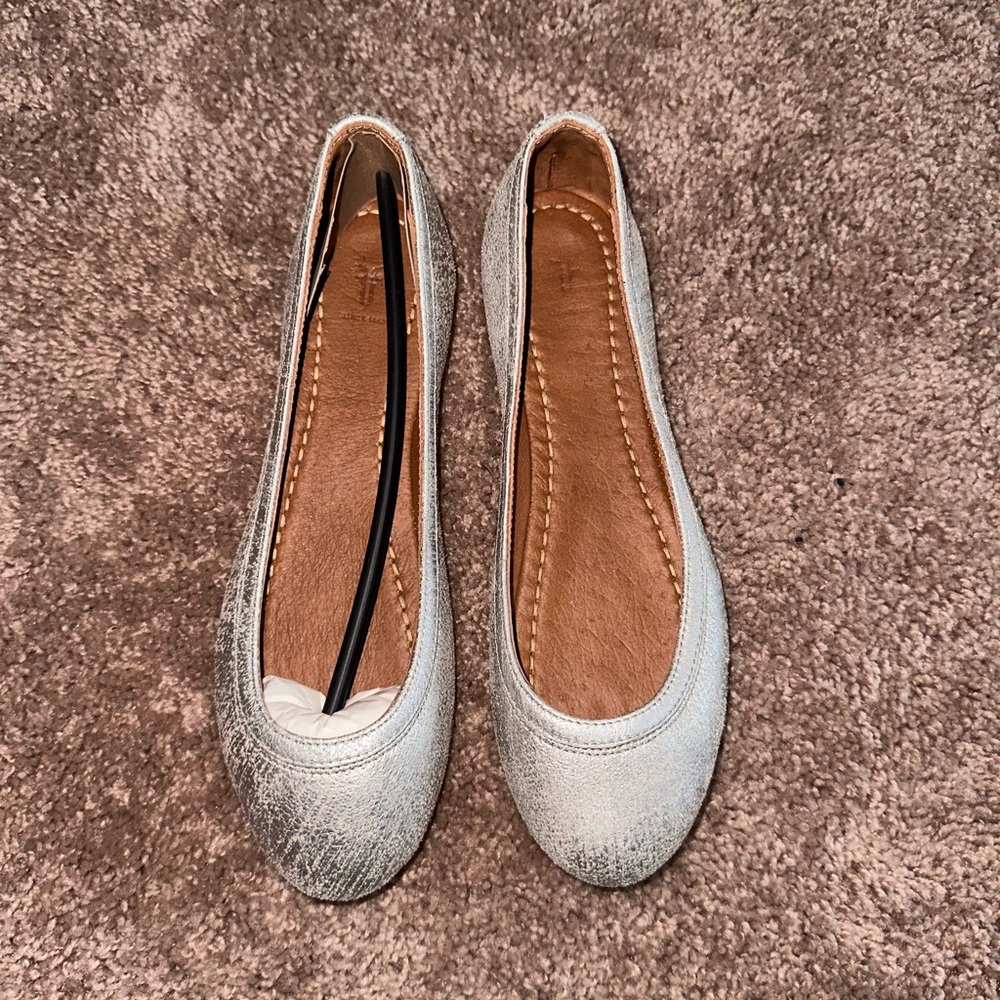 Women’s Frye flats